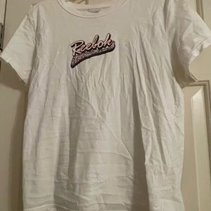 Women’s white tshirt with pink design-size xxl